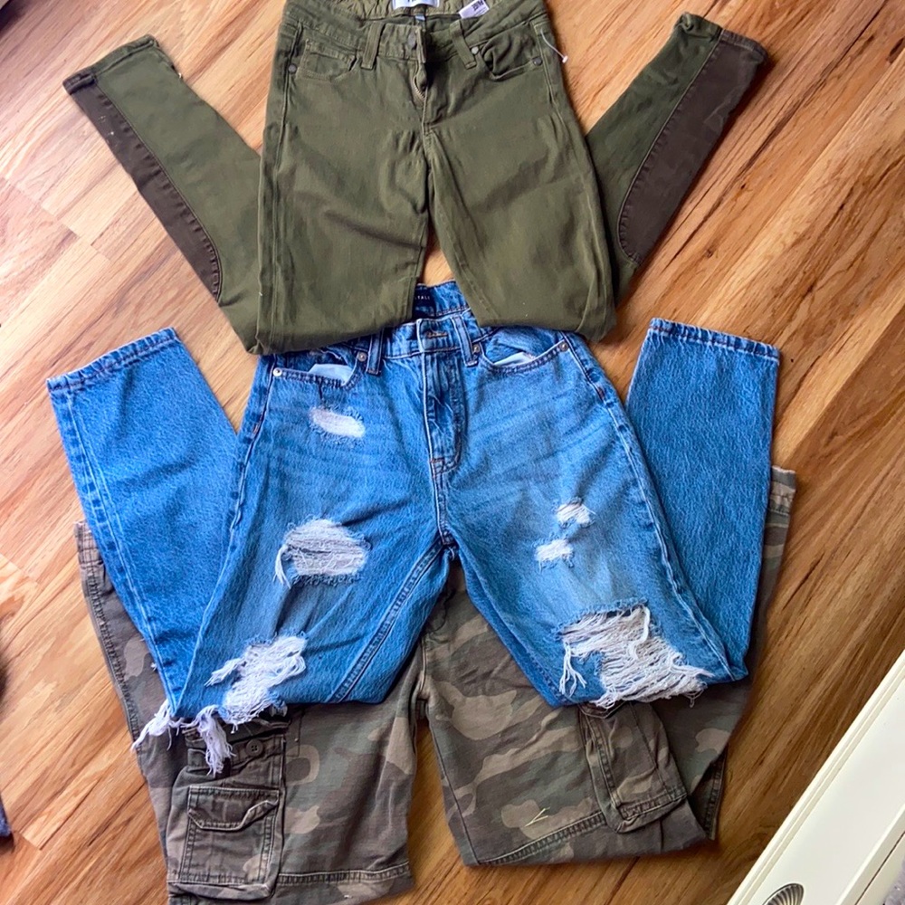 Bundle of 3 jeans